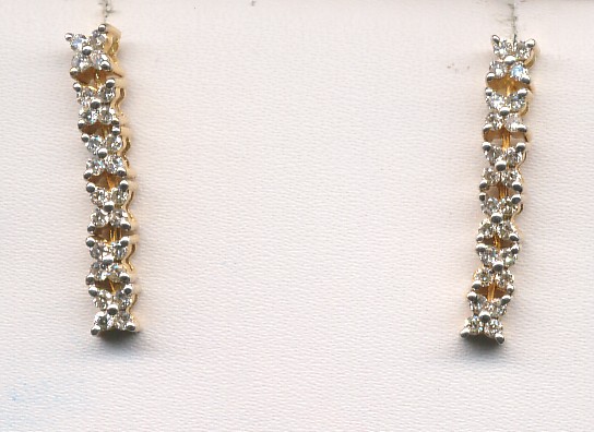 Beautiful 18 Kt Gold  Natural Diamond Earing